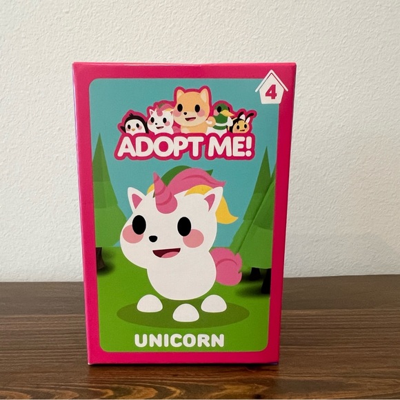 McDonald's 2023 Adopt Me - Toy Figure McDonald’s Happy Meal *New In Box* Unicorn - Picture 1 of 3